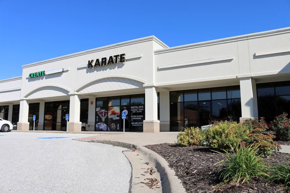Hillrise Shopping Center: 2929 N 204th Street, Elkhorn, NE 68022